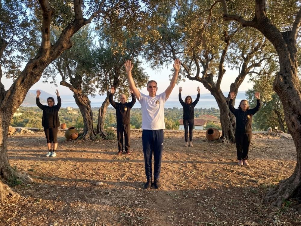 Γιατί να Ξεκινήσετε Qigong: Η Ολιστική Διαδρομή προς την Ευεξία